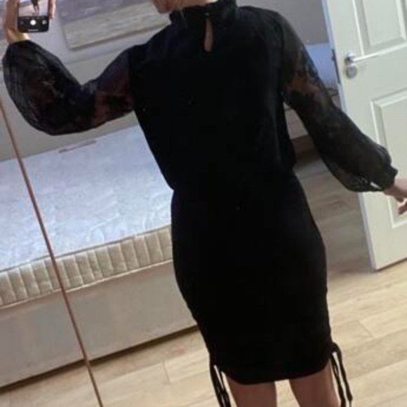 Black sheer sleeve lace long sleeve Top Classic - Picture 9 of 11